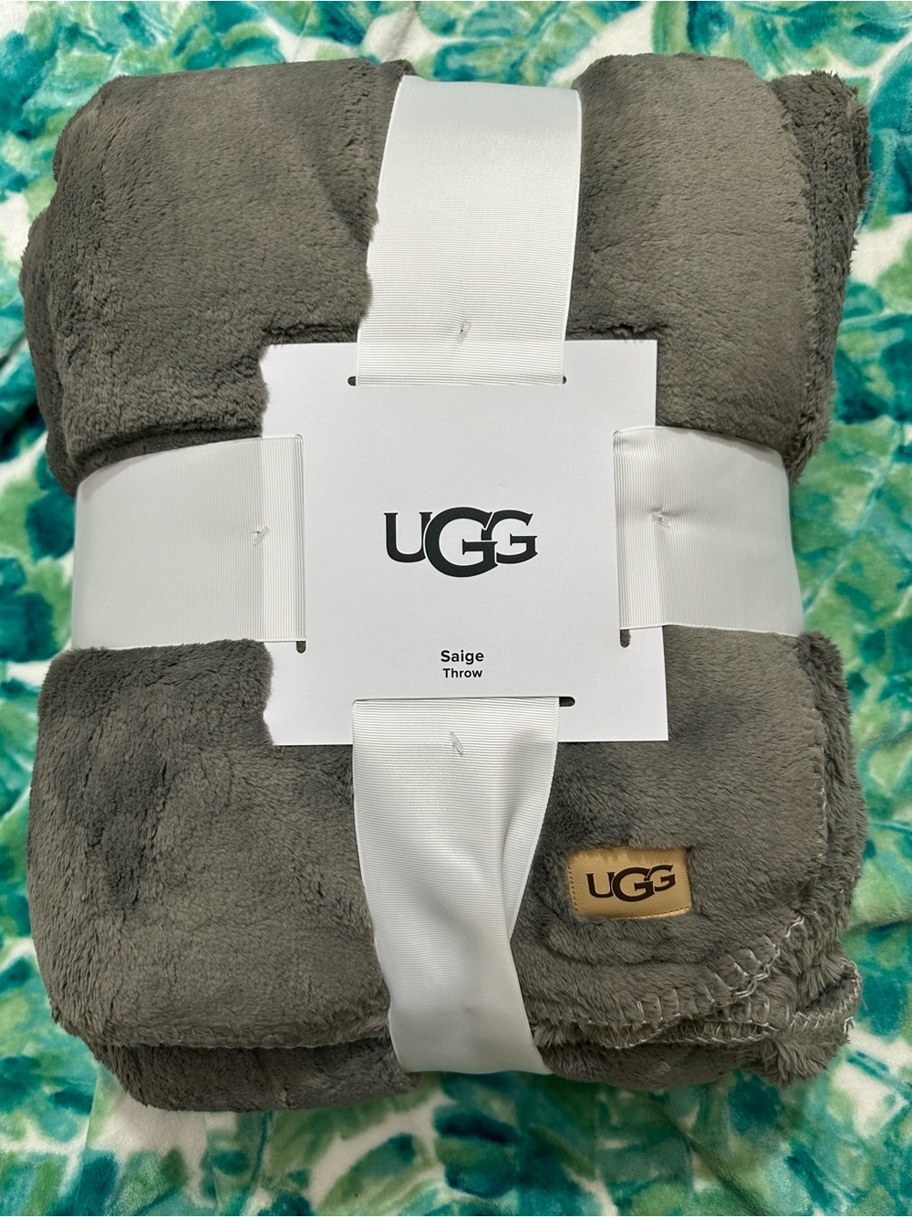 Ugg Saige Gray Throw,New